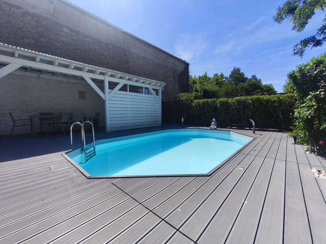 Maison à NISSAN-LEZ-ENSERUNE