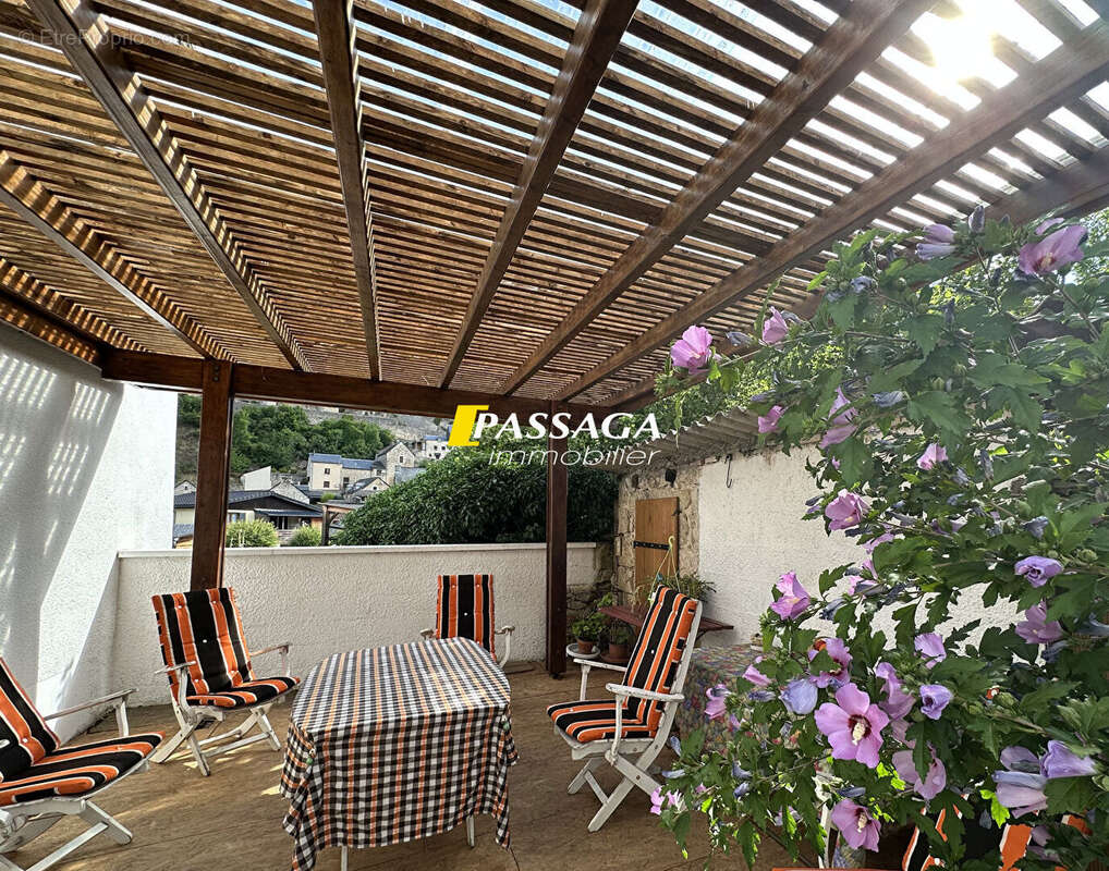 A VENDRE - Maison d'habitation avec cour, jardin et studio - BERTHOLENE - photo 3