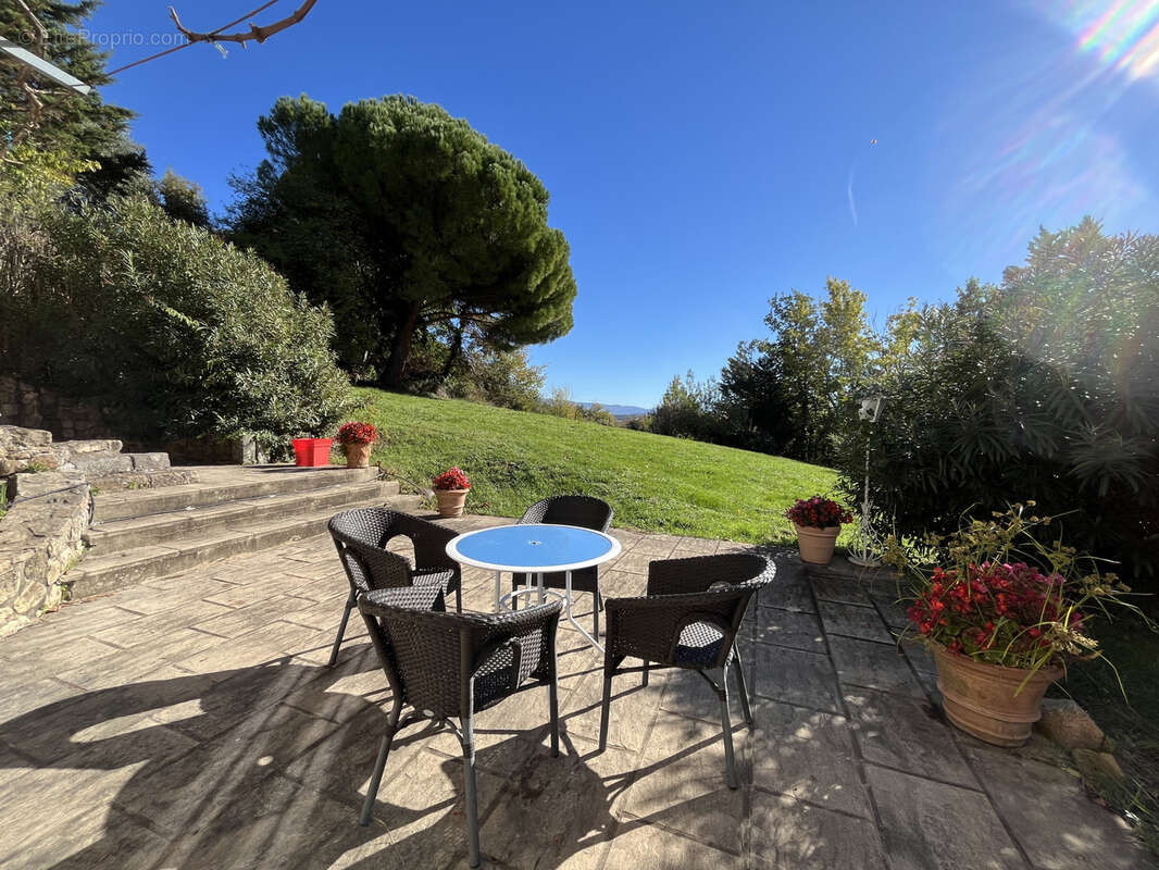 Maison à SAINT-GEORGES-LES-BAINS