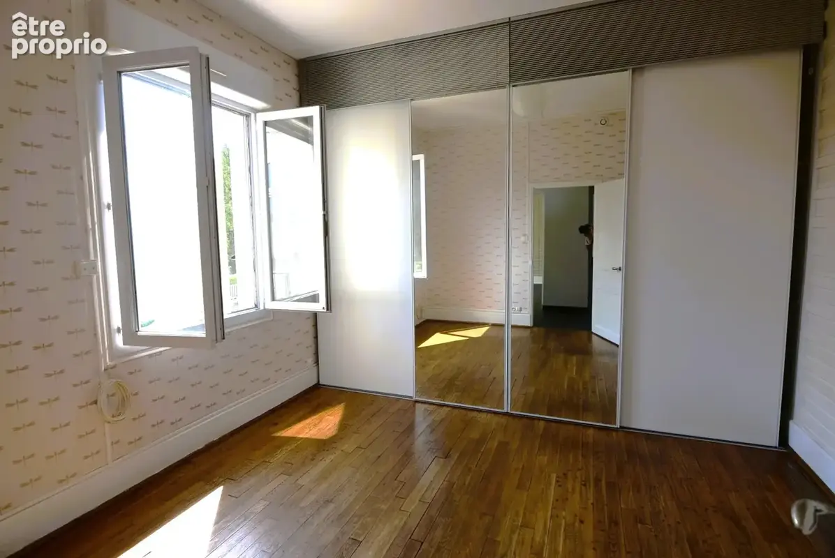 Maison de ville de caractère et terrain privatif de 586m2 - photo 3