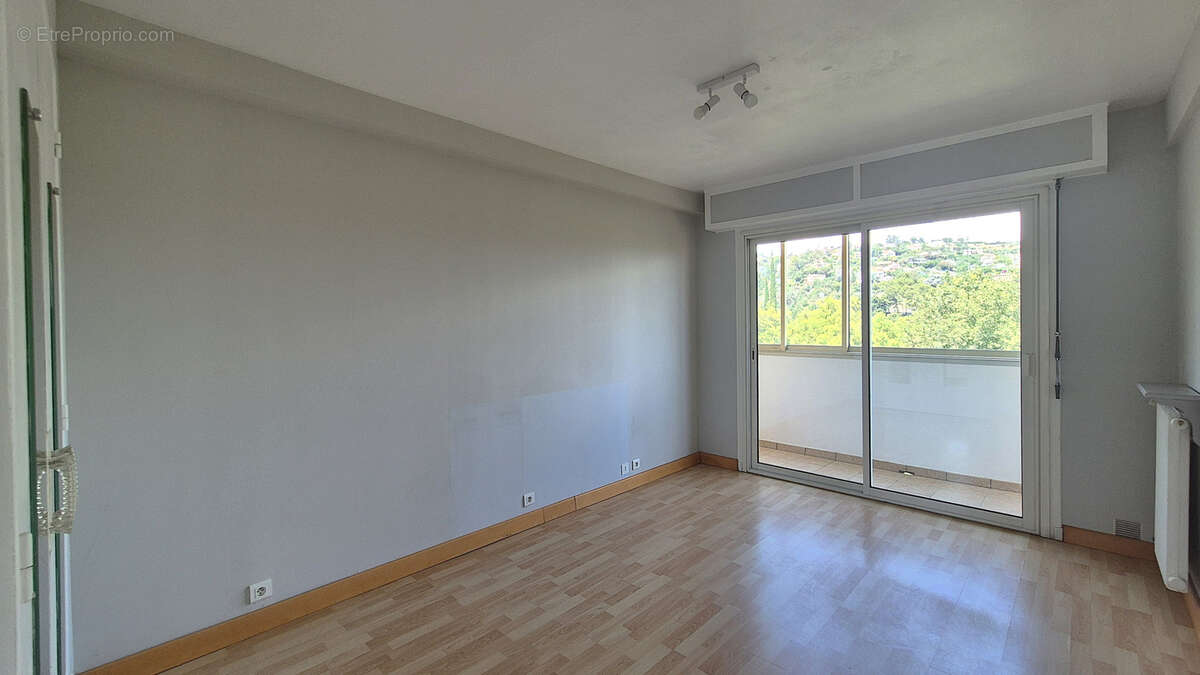 Appartement à MANDELIEU-LA-NAPOULE