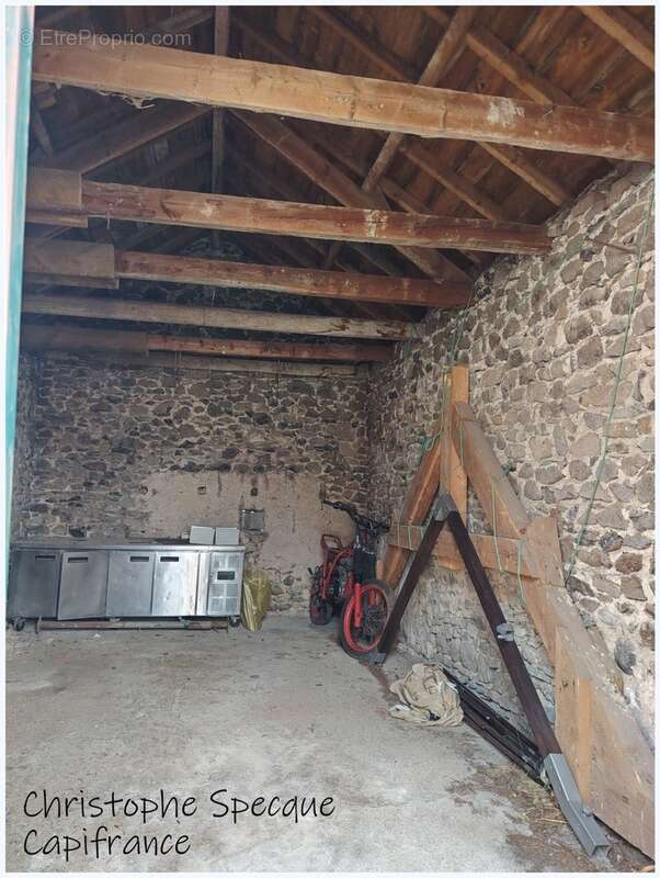 Maison de maître rénovée avec dépendances et gîte – Un bien rare au cœur de la campagne LE VERNET SAINTE MARGUERITE (63) - photo 18