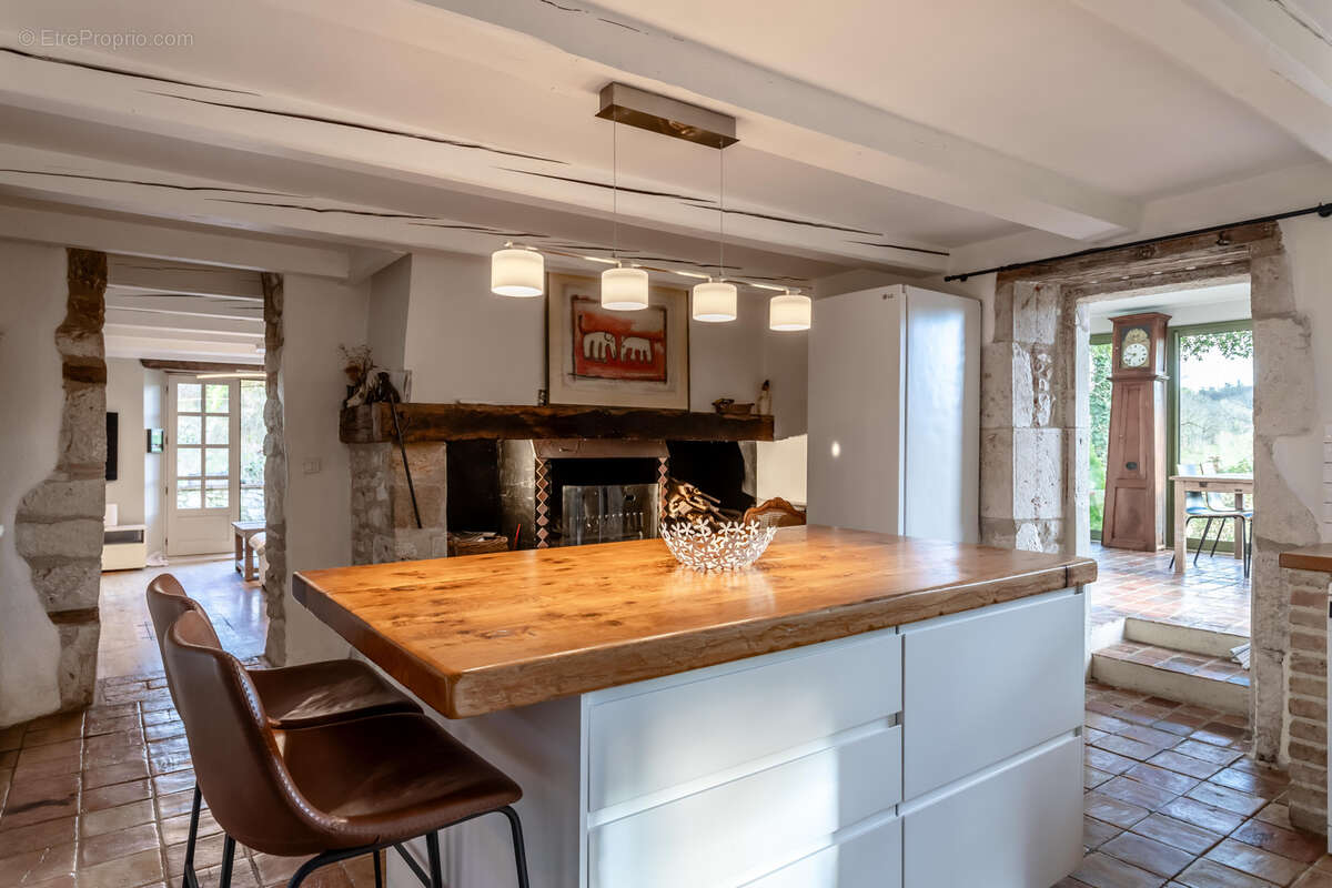 Maison de campagne avec annexe, piscine, dépendances et terrain - photo 6