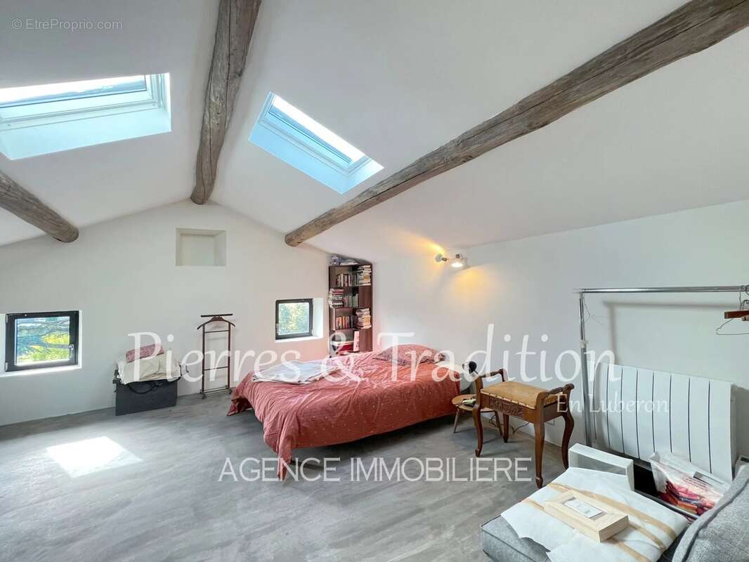 Maison à SAINT-SATURNIN-LES-APT