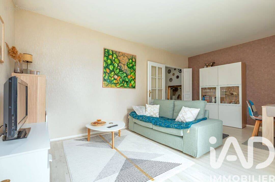 Photo 1 - Appartement à COMBS-LA-VILLE