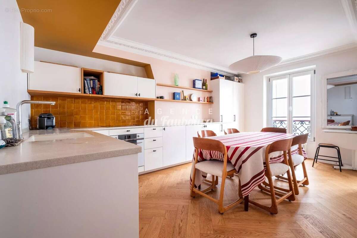 Appartement à PARIS-10E