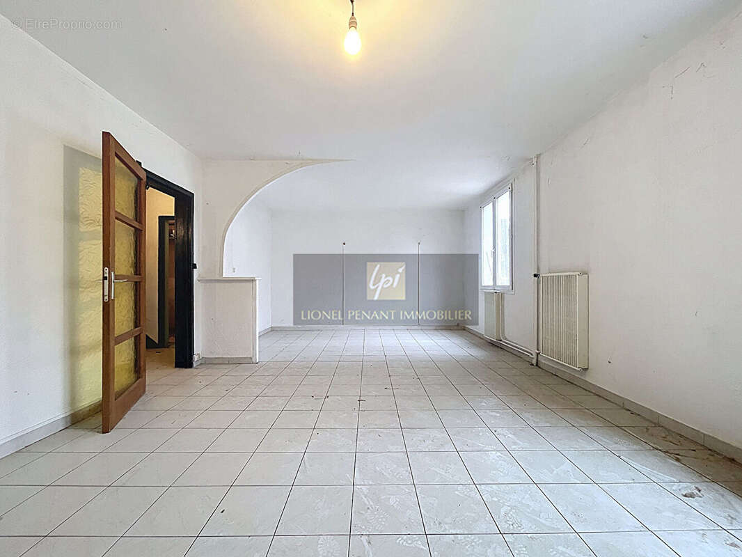 Maison à SAINT-PAUL-TROIS-CHATEAUX