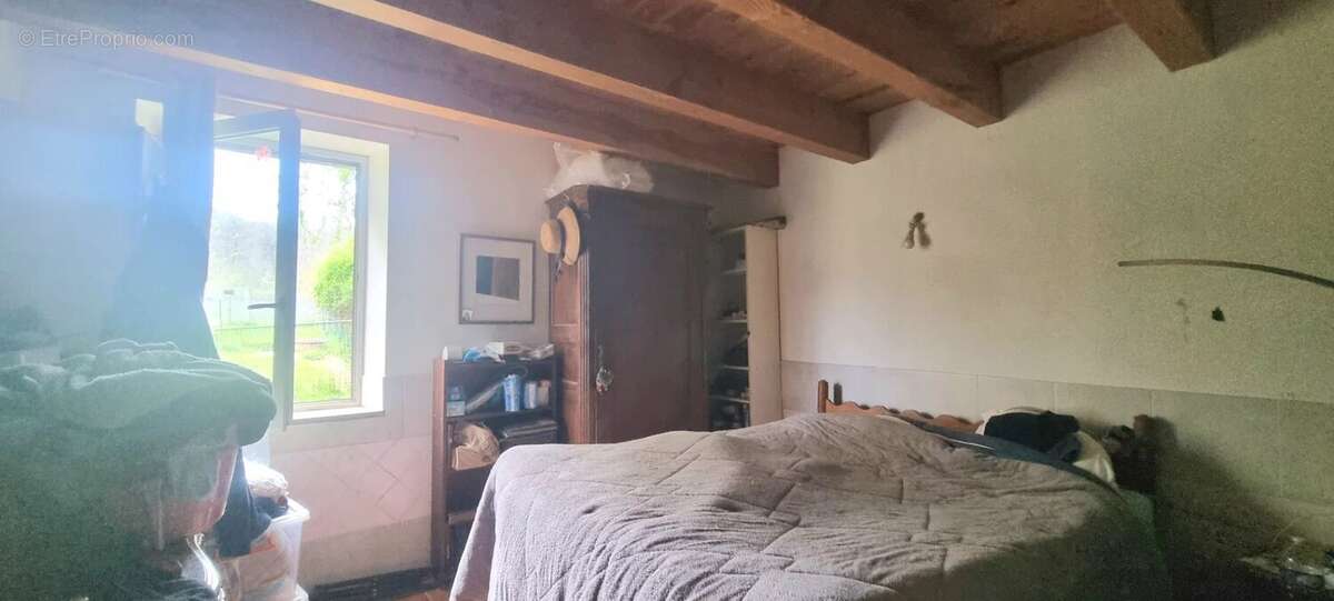 Maison à CASTELNAU-MONTRATIER
