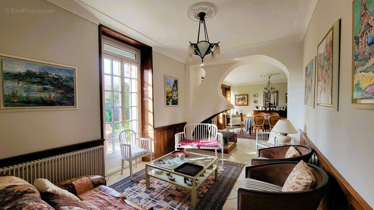 Maison Bourgeoise à vendre sur Jallais - Entre Cholet et Chemillé - Frais d'Agence Réduits ! - photo 3