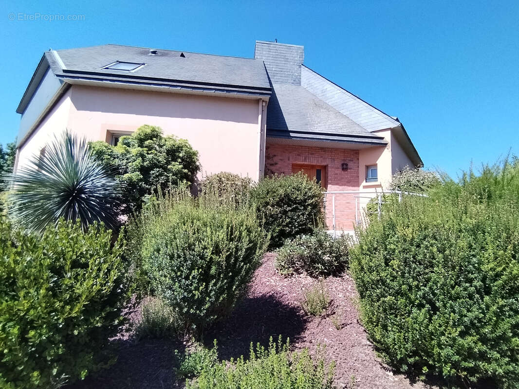 Maison à LECOUSSE