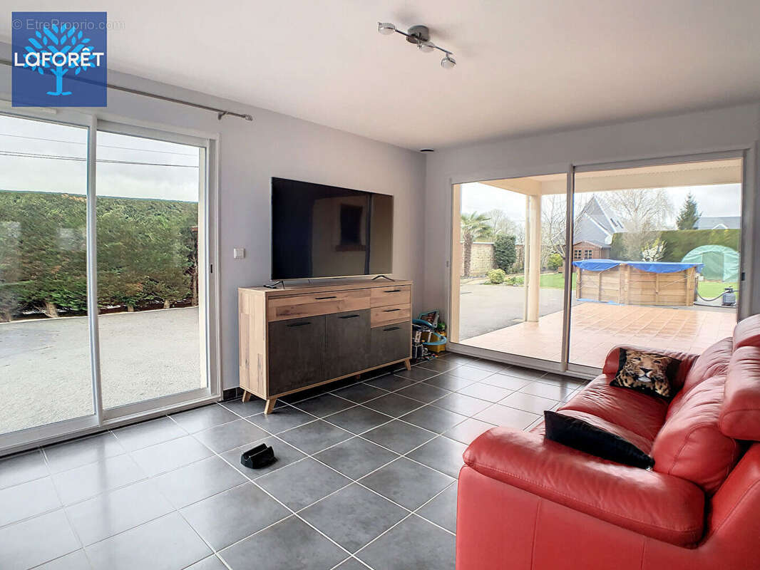 Maison à COURBEPINE