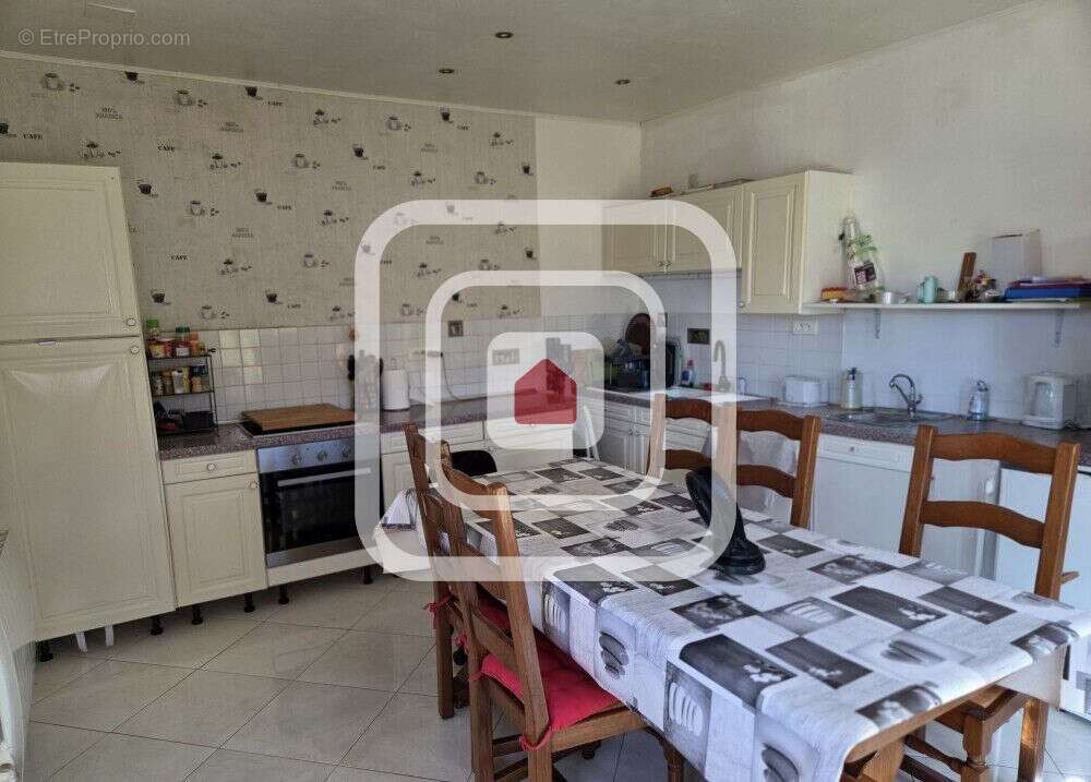 Maison à BOURG-ET-COMIN