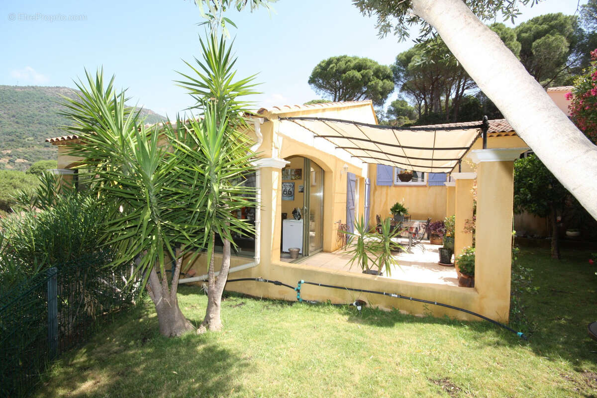Villa récente à CAVALIERE - photo 11
