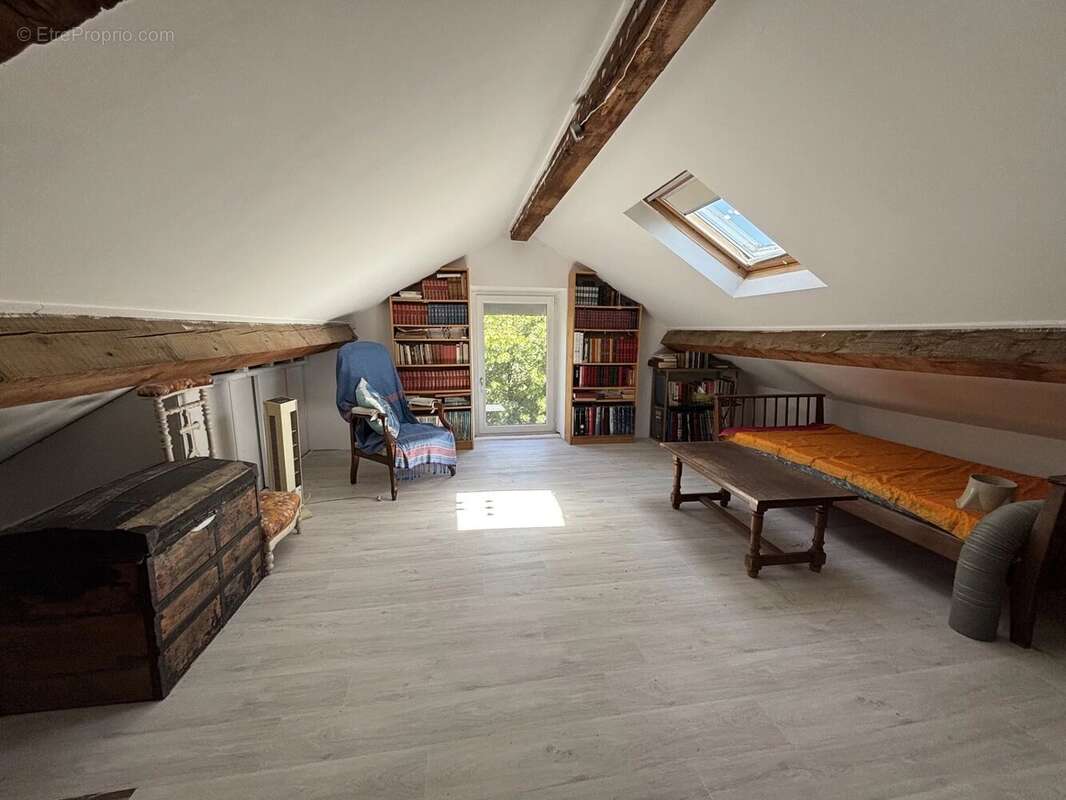 Belle demeure sur 2 248m² de jardin constructible - photo 11