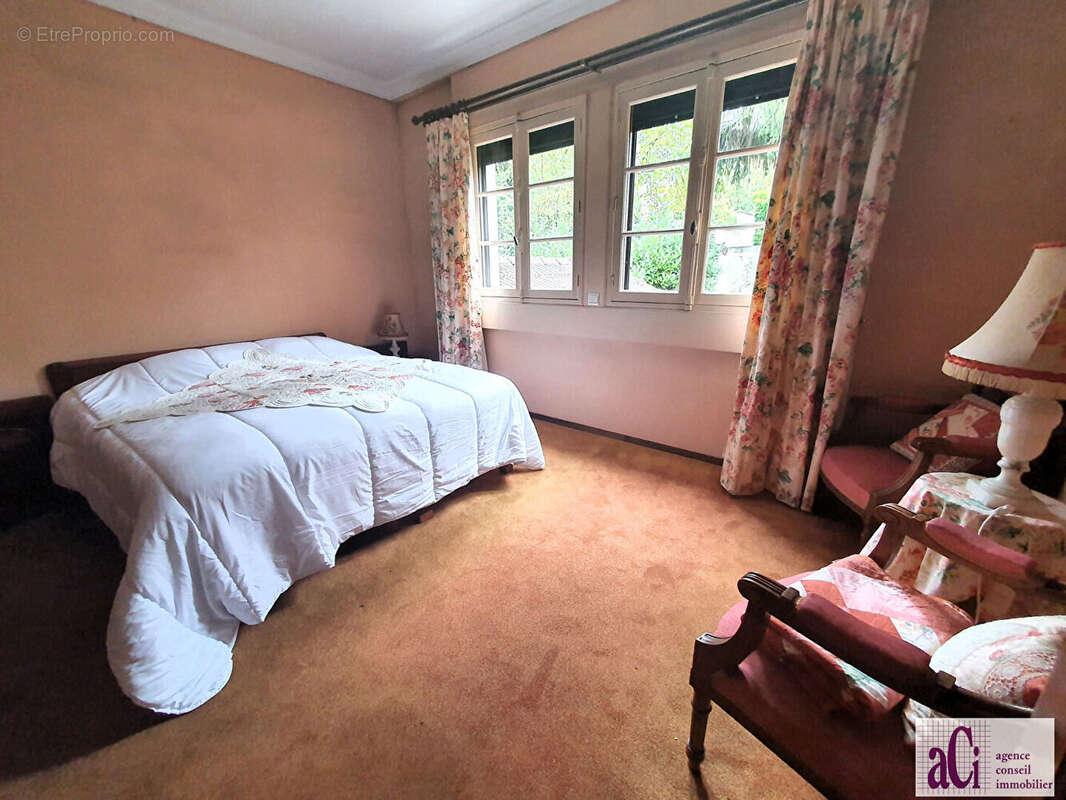 Maison à L&#039;HAY-LES-ROSES