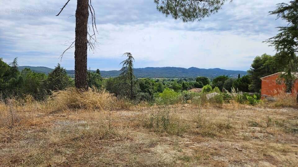 Terrain à CADENET