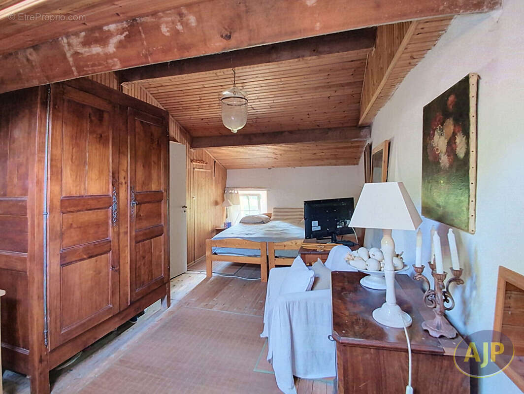 Maison à VIEILLEVIGNE
