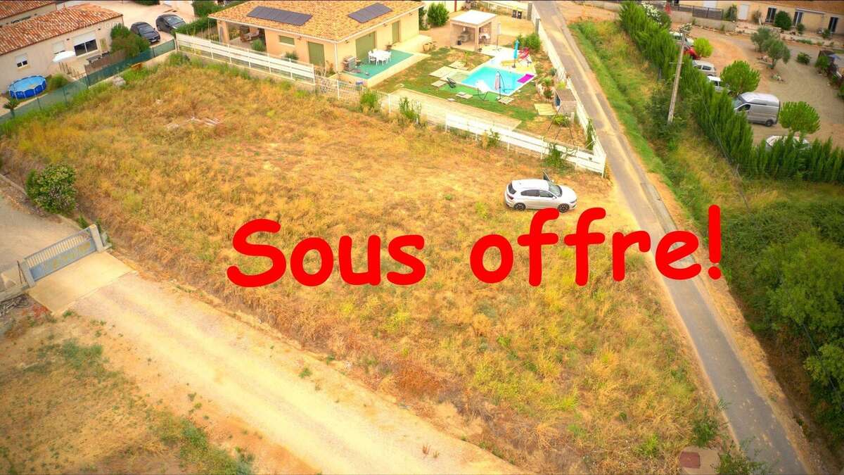 Terrain à POUZOLLES