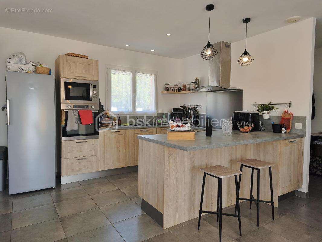 Maison contemporaine de plain-pied – 105 m² – 4 chambres – Piscine – Terrain de 875 m² - photo 3