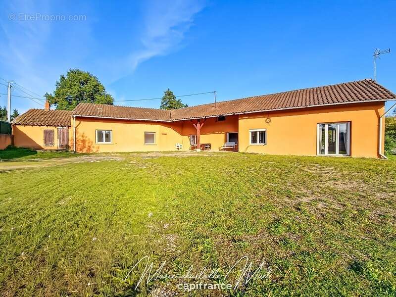 Maison à PONT-DE-VAUX