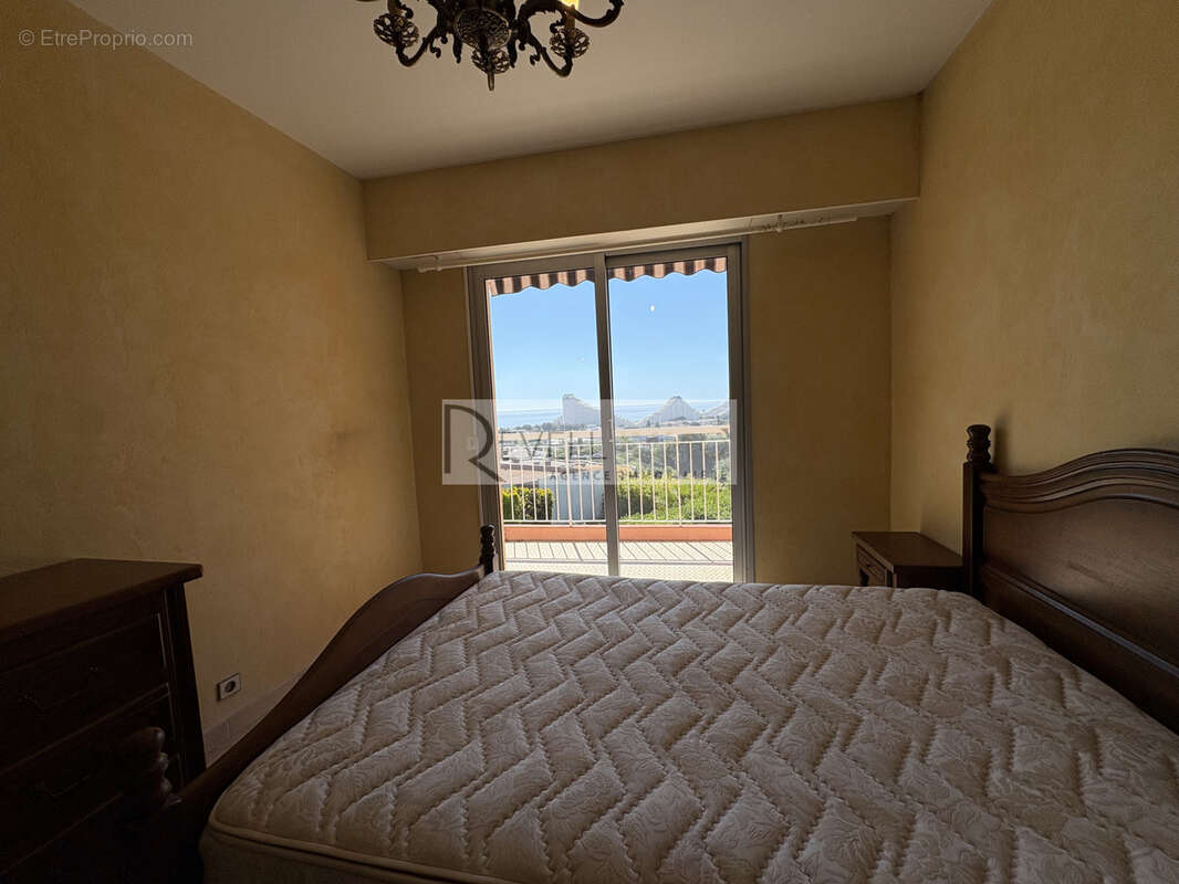 Appartement à VILLENEUVE-LOUBET