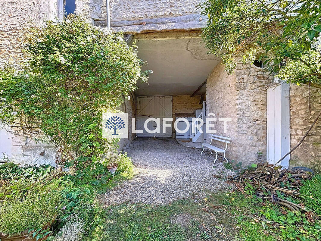 Maison à SAINT-NOM-LA-BRETECHE