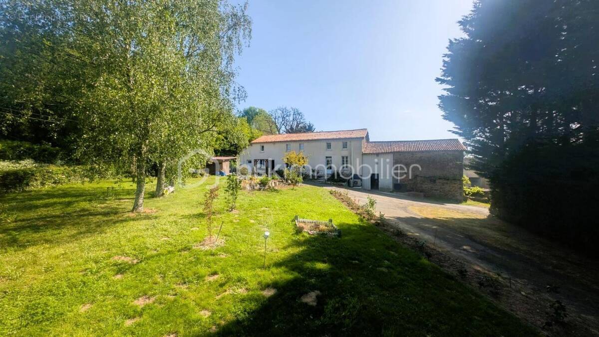 Maison à LE BEUGNON