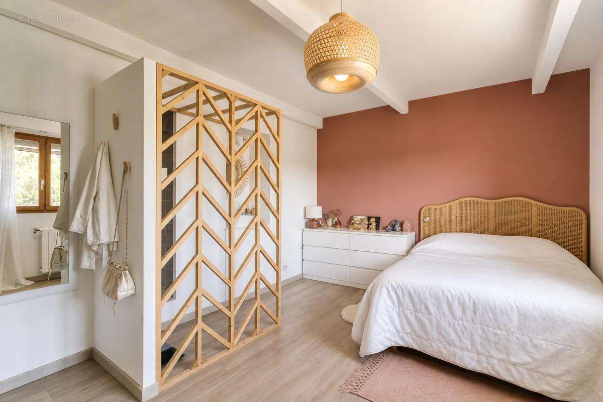 Maison familiale de 170 m² avec piscine à Primarette - photo 11