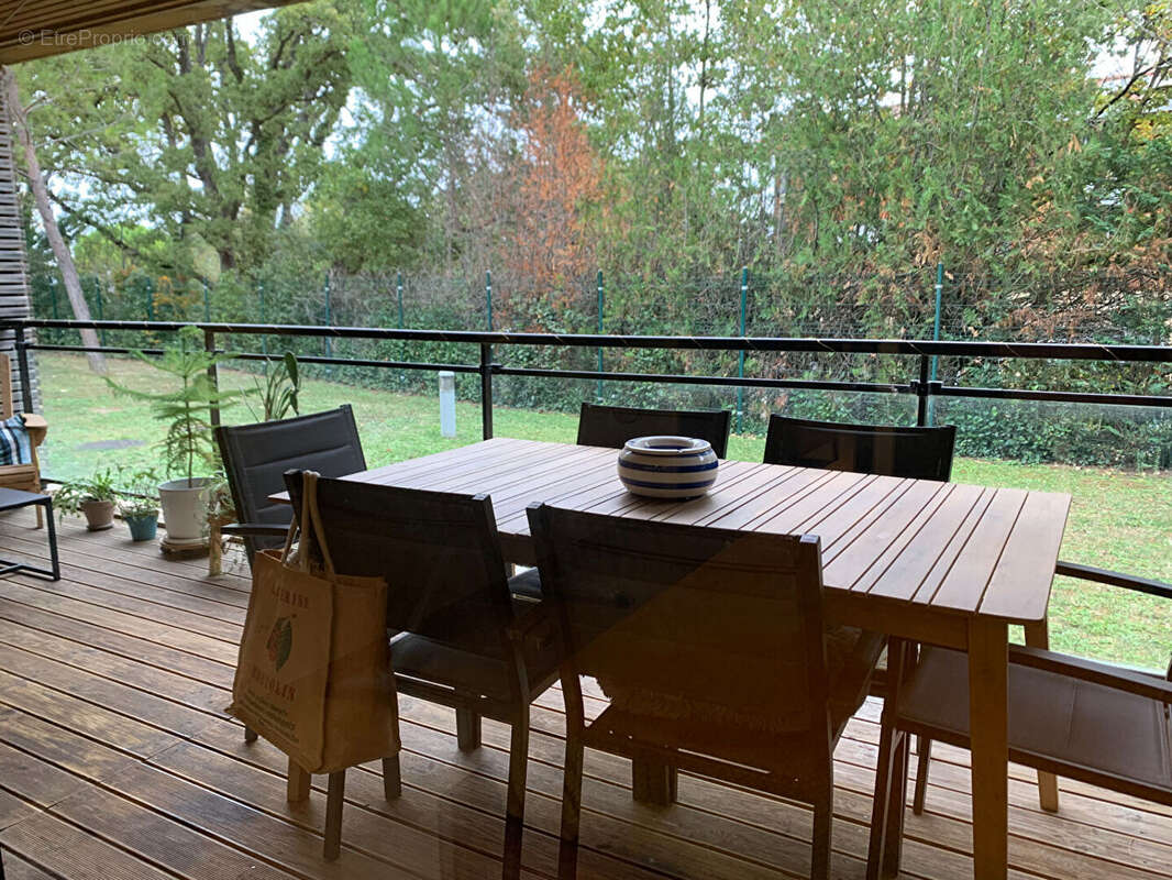 Appartement à VENELLES