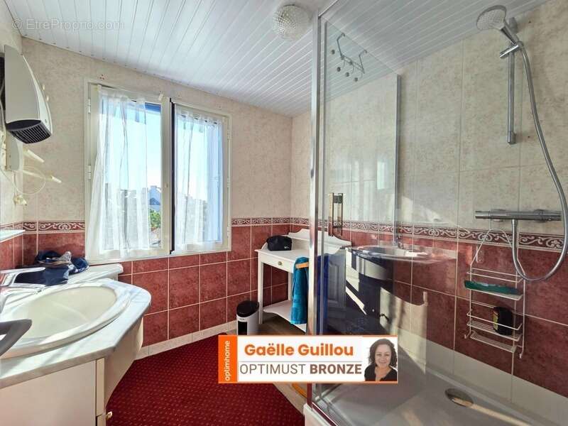 ILE DE BATZ : Maison mitoyenne de 84m² - 5 pièces - photo 8