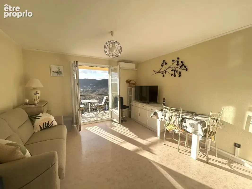 Appartement à GREOUX-LES-BAINS