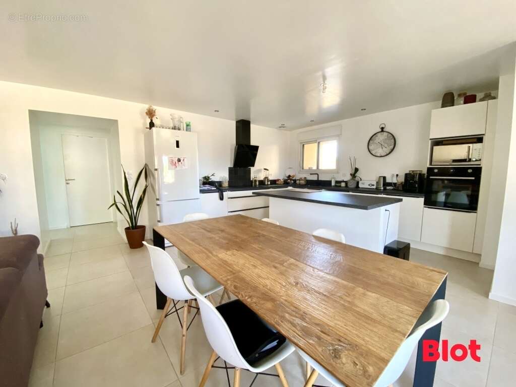 Maison 5 pièces 123 m² à vendre à Montauban-De-Bretagne (35360) - photo 3
