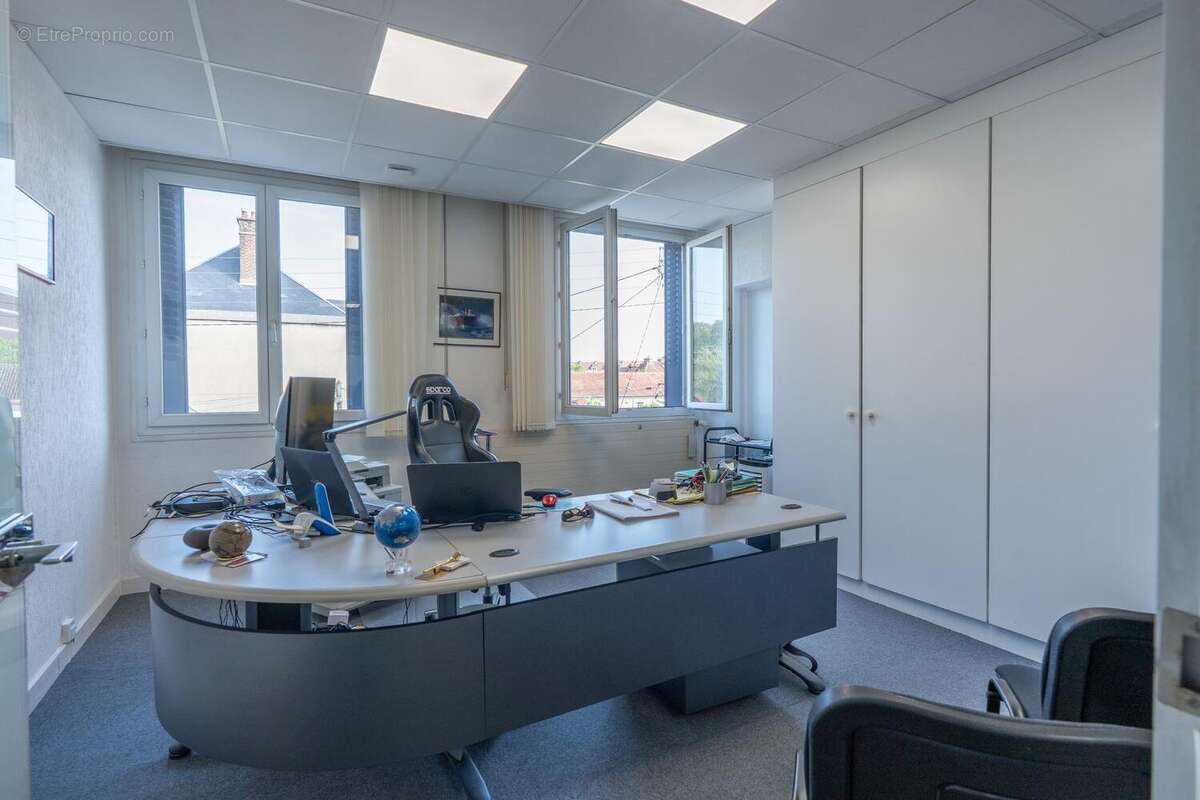 Photo 3 - Commerce à TROYES