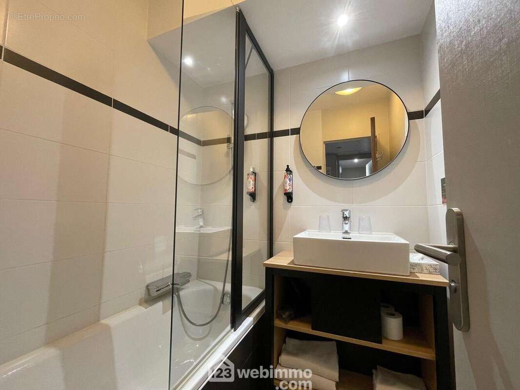 Appartement à COURBEVOIE