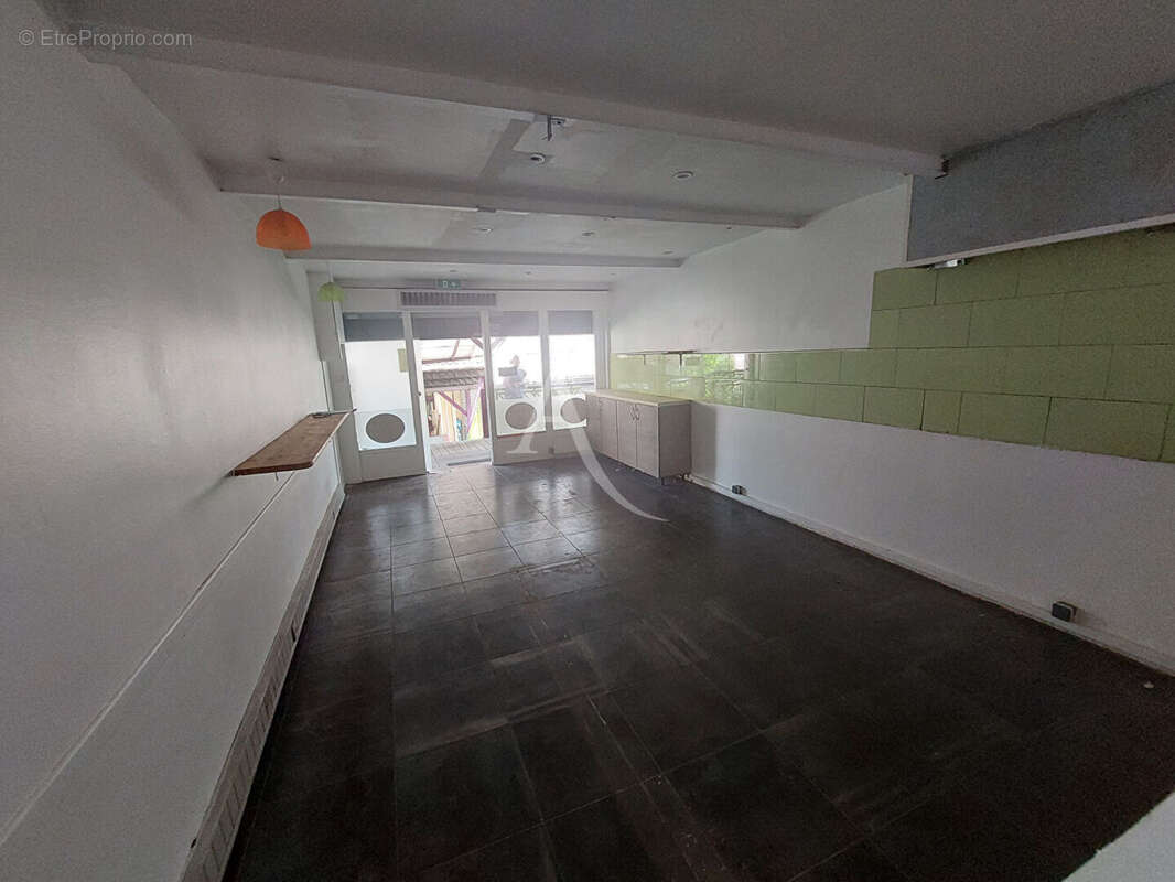 Commerce à SCHOELCHER