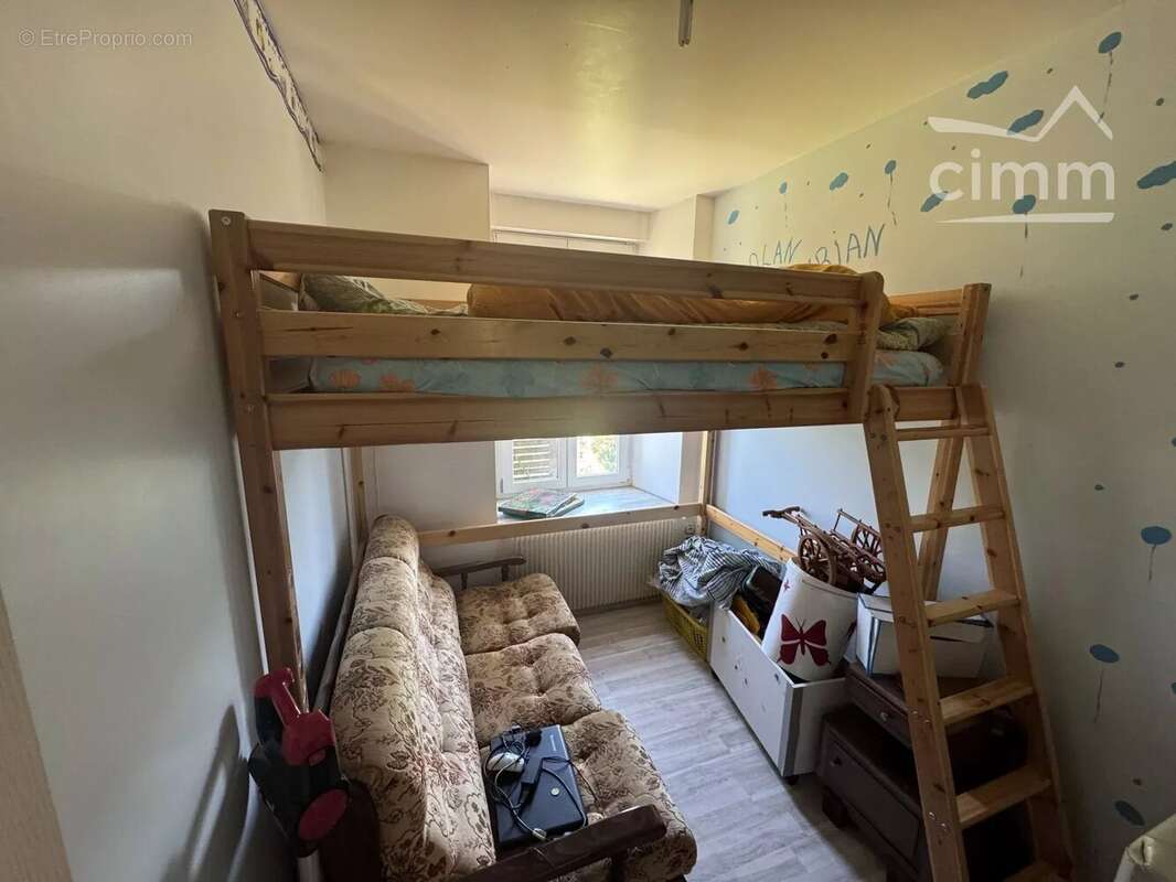 Maison d'habitation avec dépendances et jardin - photo 7