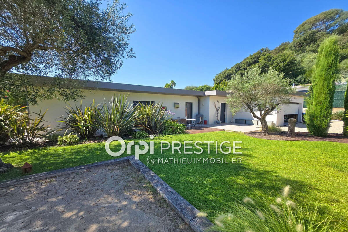 Maison 193 m² à Biot  - photo 3