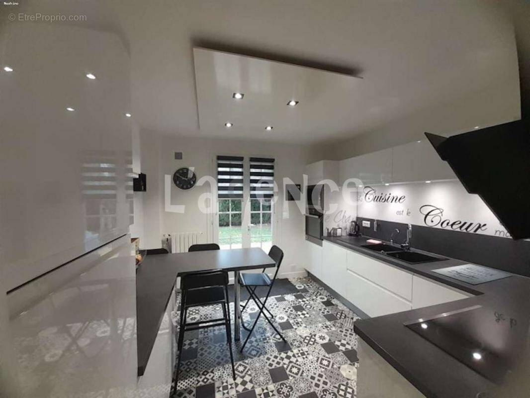 Maison à CLAYE-SOUILLY