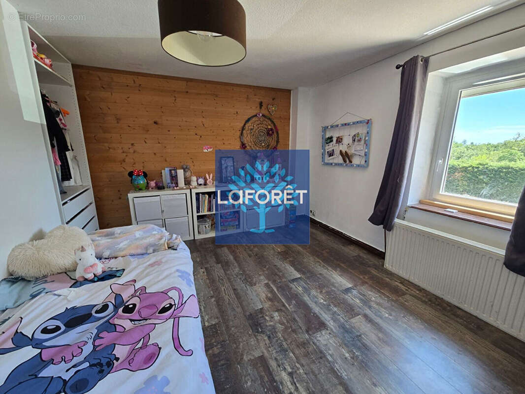 Maison 106 m² + grange 55 m² + dépendance sur 1 990 m² - photo 4