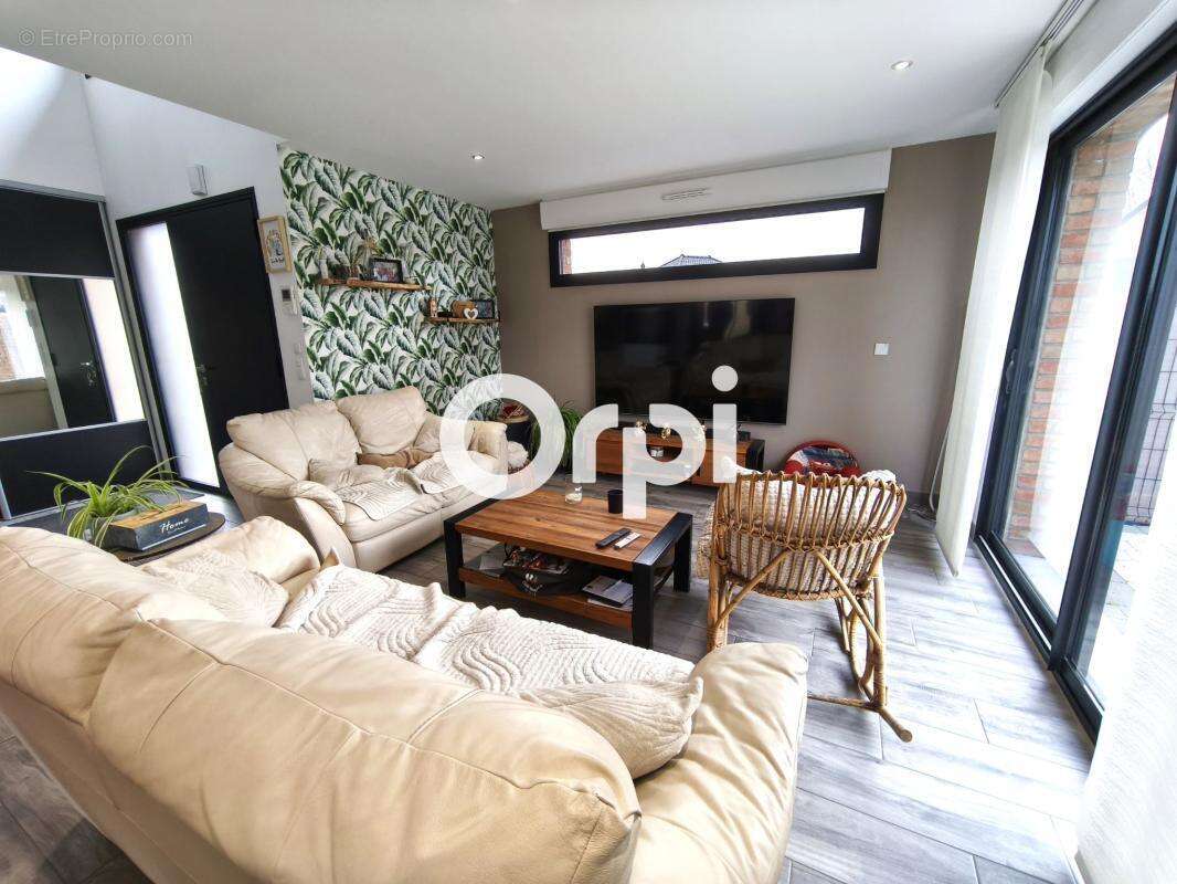 Maison à GONDECOURT