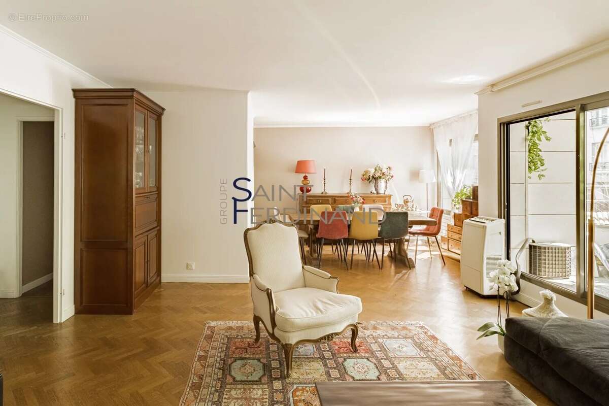 Appartement à LEVALLOIS-PERRET