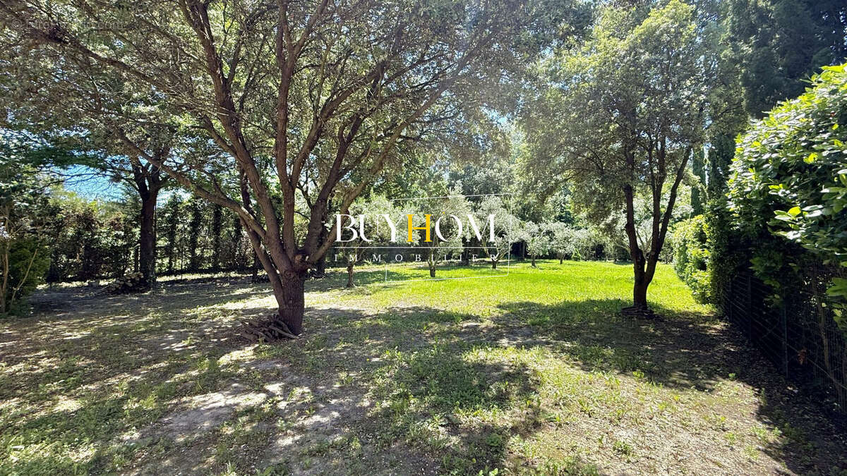 Maison à L&#039;ISLE-SUR-LA-SORGUE