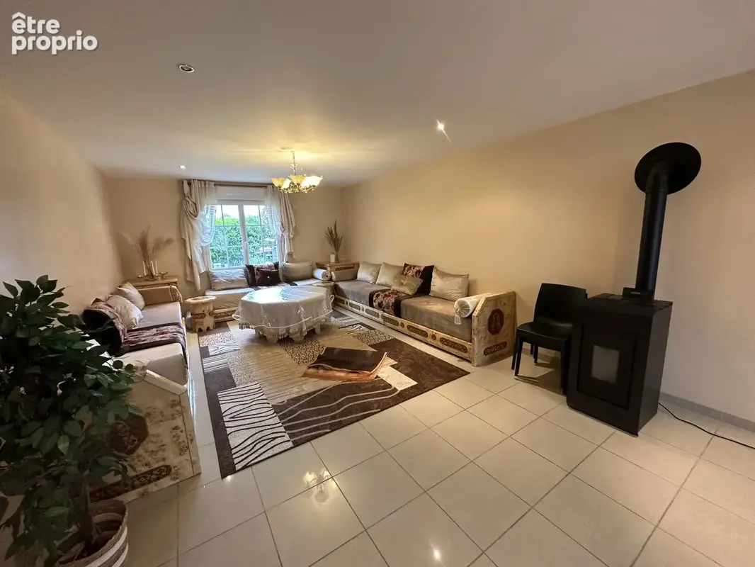 Superbe maison type 8 sur 1440 m2 de terrain - photo 2