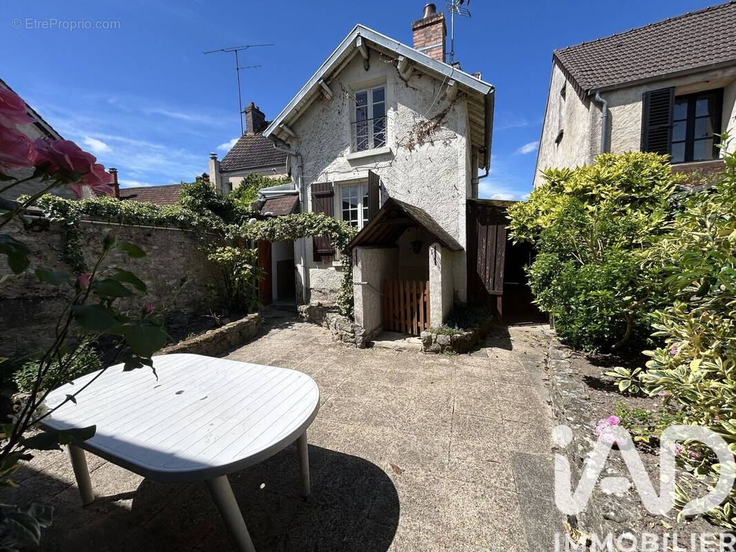Photo 1 - Maison à VETHEUIL