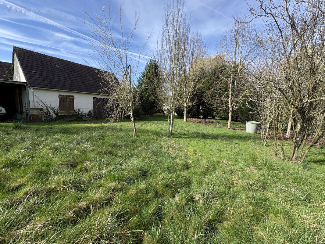Terrain à PARGUES