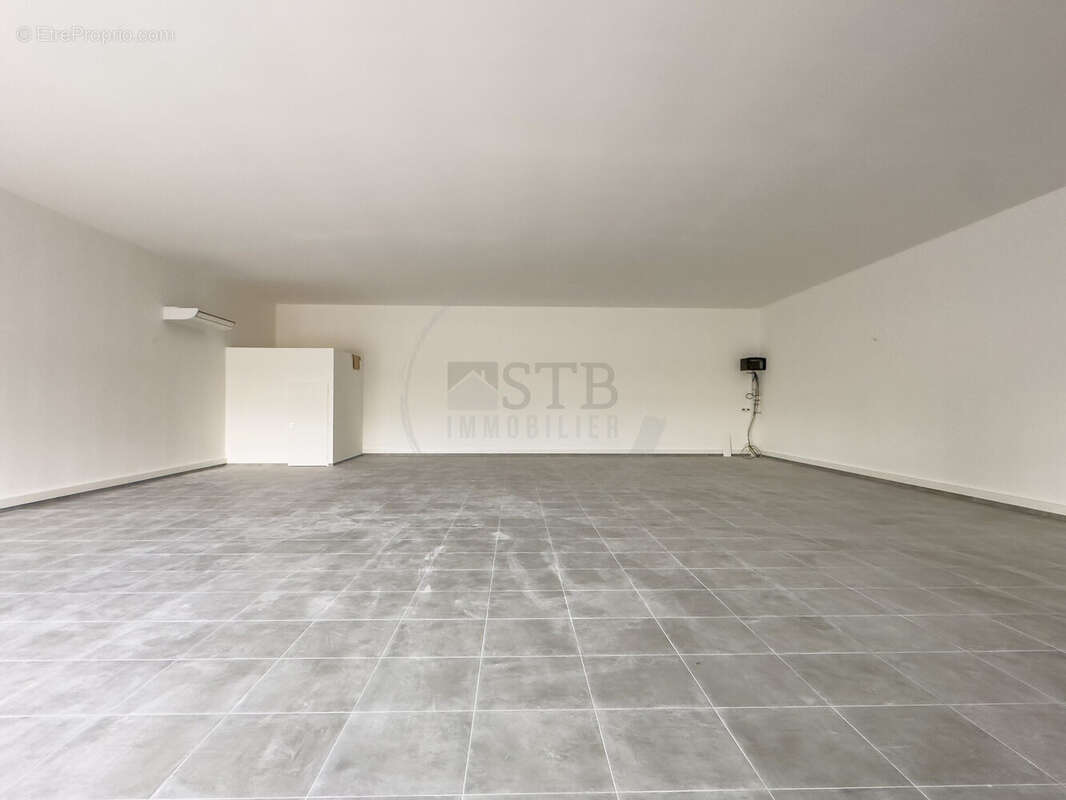 Commerce à LORIOL-SUR-DROME