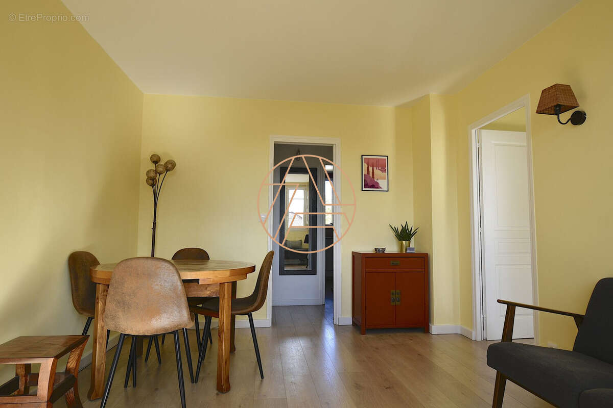 Appartement à SAINT-MAUR-DES-FOSSES