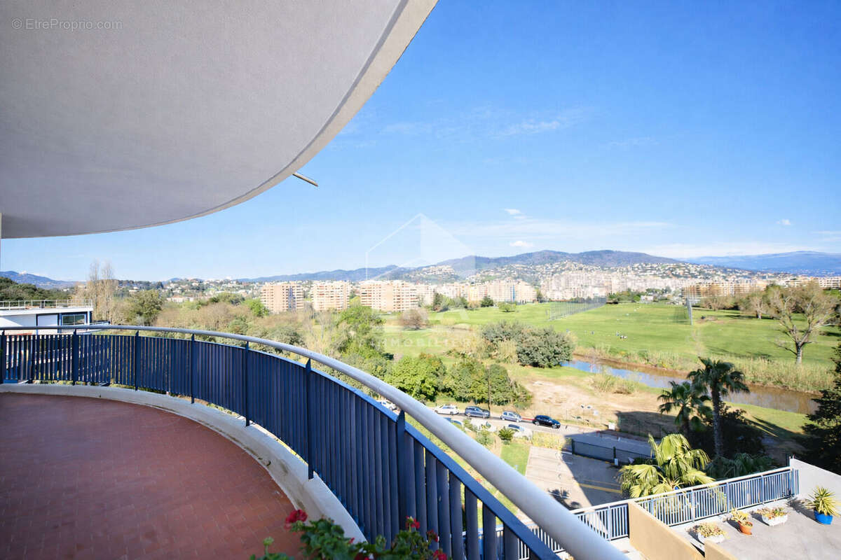 Appartement à MANDELIEU-LA-NAPOULE