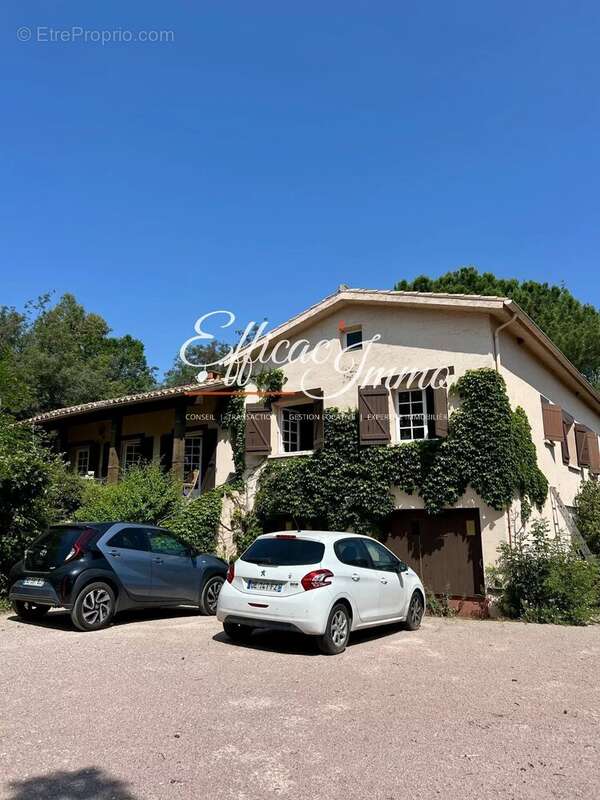 Villa T7 vue sur le Canigou sur 25 700m2 de terrain - photo 4