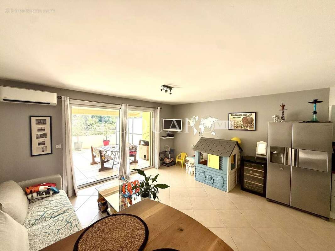 Bel trois pièces en excellent état dans résidence moderne avec piscine et performante sur le plan énergétique - photo 20